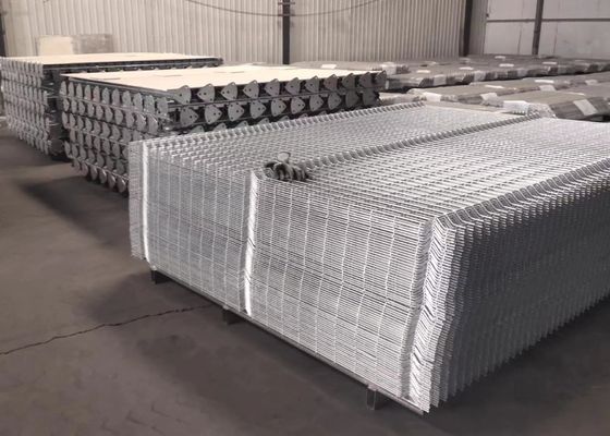 50x150mm Dekoratif 3D Melengkung Welded Wire Mesh Pagar Panel Rodent Proof