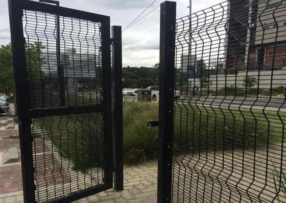Keamanan Tinggi Nylofor 6ft 3D Modeling PVC Coated 358 Anti Climb Fence