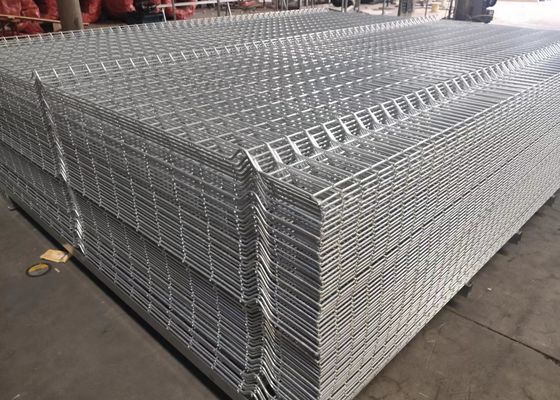 Metal Farm Garden 4mm Curved Welded Wire Fence Untuk Ruang Hijau Kota