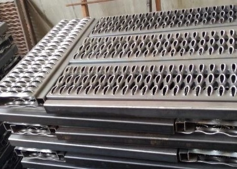 10′ /12′ Diamond Hole Aluminium Galvanized Trench Grates Panjang Standar