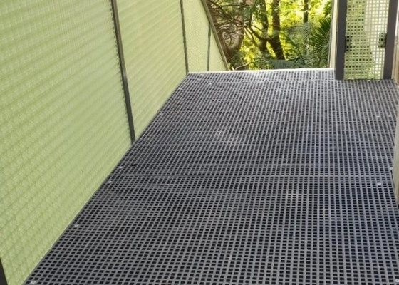 38mm Ketebalan FRP Pultruded Grating Dengan Gritted Permukaan Dan Bolt Fixing Instalasi