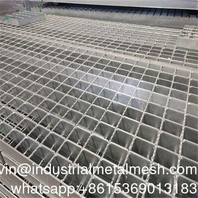 Q235/Q345 Bahan Desain persegi Galvanized Steel Drain Grating untuk Lot Trench