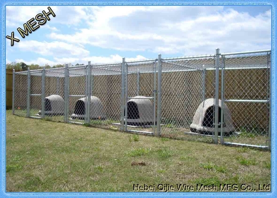 50 X 50 Mm Lubang PVC Coated Chain Link Fencing Diamond Wire Netting Untuk MMA Cages / Zoo Mesh / Lapangan Bisbol