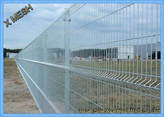 Galvanis Wire Mesh 3D Keamanan Melengkung Pagar Logam Fleksibel Dan Tahan Lama Dilapisi PVC