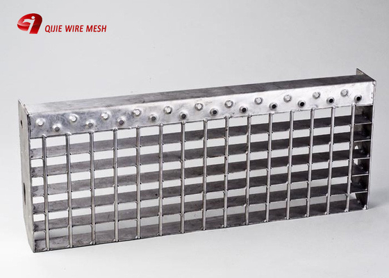 Galvanized Welded Steel Bar Tangga Kisi Memenuhi Standar DIN 24531