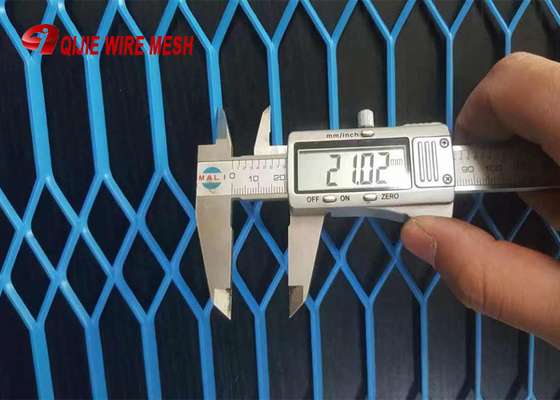 Layar Wire Mesh Logam Diperluas / Plastik Mesh Aluminium Dilapisi Untuk Dekorasi