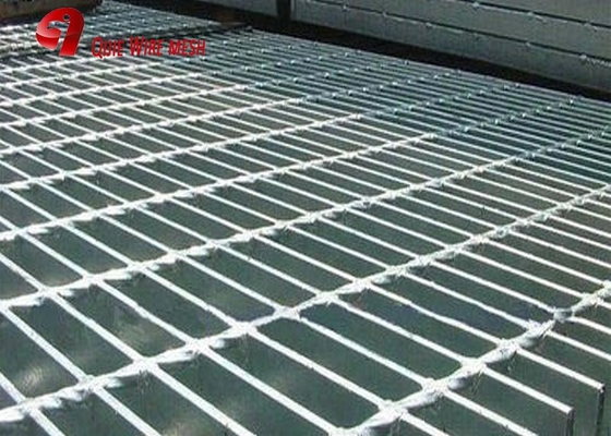 Dilas Hot Dipped Galvanized Steel Grating Mesh Disesuaikan Untuk Melindungi