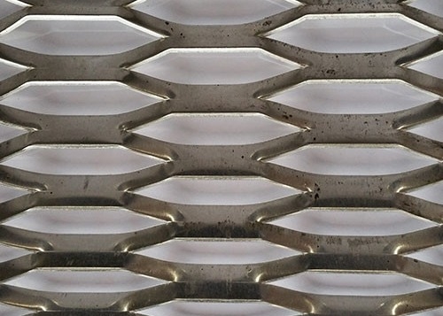 Ketebalan 1mm Strand Width Expanded Aluminium Mesh Lubang 6.3mm