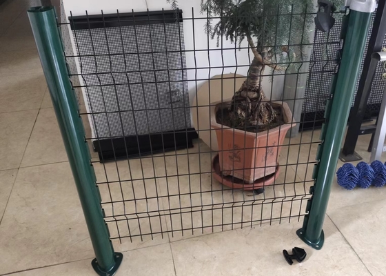 Komersial Dilas Wire Mesh Melengkung Pagar Logam 3D Model 50x150mm 50x200mm